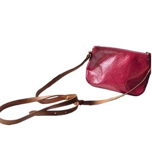 RARE LOUIS VUITTON Framboise Pink Monogram Vernis Minna Street Crossbody Bag